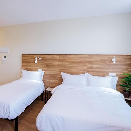 Apartahotel Golden Alcala アルカラ・デ・エナレス エクステリア 写真